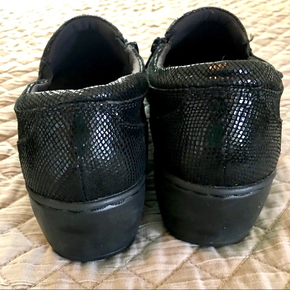 Clarks Black Metallic Clog Bootie W/ Zip Womens 41.5 - Picture 3 of 7